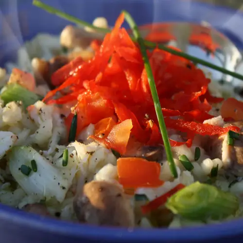 crab, leek and mushroom risotto topped with red peppers and chives